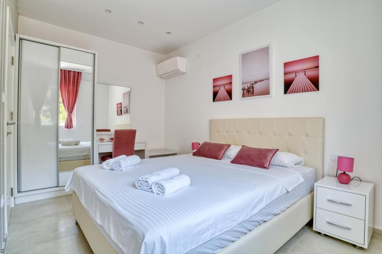 The Golden Luxury Apartments コトル エクステリア 写真