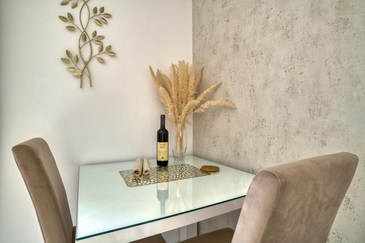 The Golden Luxury Apartments コトル エクステリア 写真