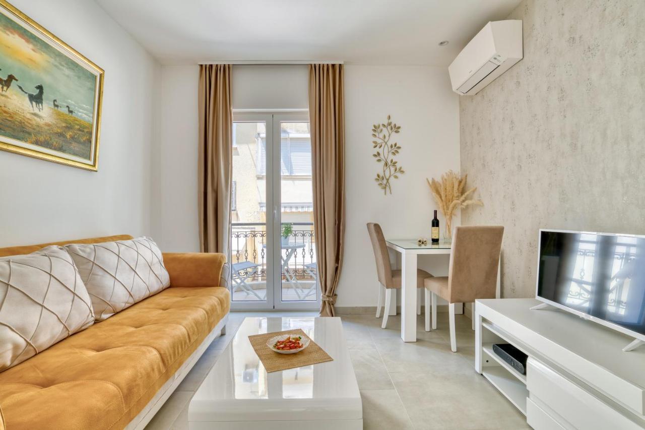The Golden Luxury Apartments コトル エクステリア 写真