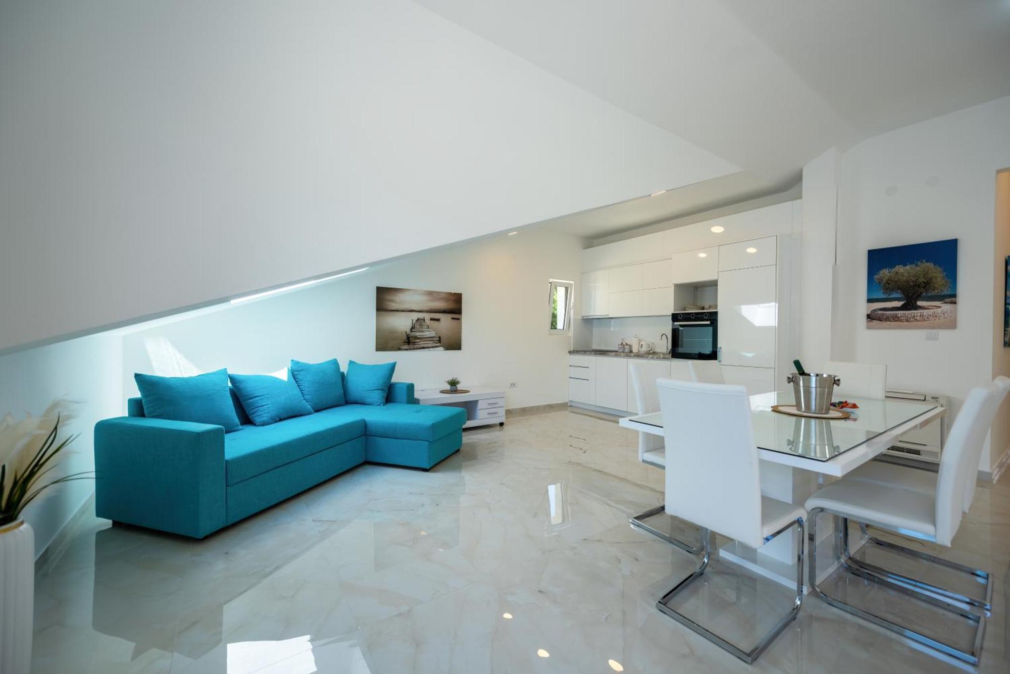 The Golden Luxury Apartments コトル エクステリア 写真